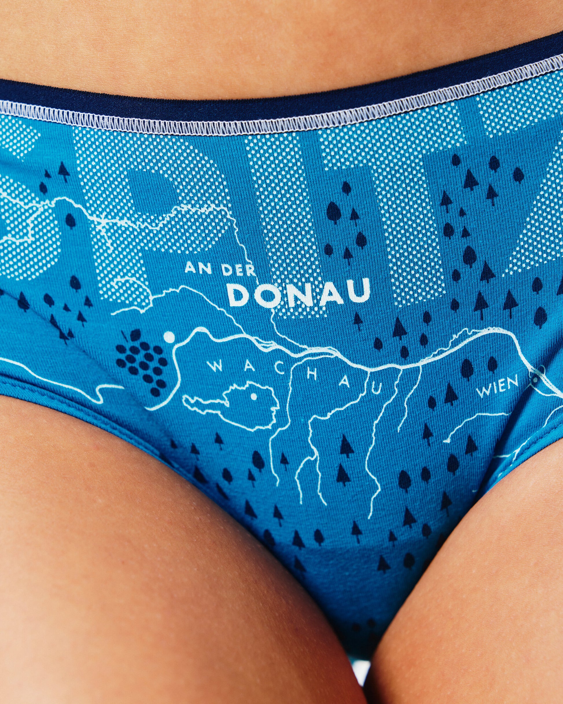 EIN SCHÖNER FLECK ERDE. Spitzenunterwäsche für Damen. Unterhose Spitze aus Bio-Baumwolle. Spitz an der Donau. Wachau. Geschenk zum Valentinstag. Unterhose aus Bio-Baumwolle.