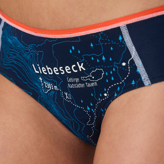 EIN SCHÖNER FLECK ERDE. Unterhose mit Berg. LIEBESECK. Unterwäsche Salzburg. Green fashion. Unterwäsche mit bio Siegel.