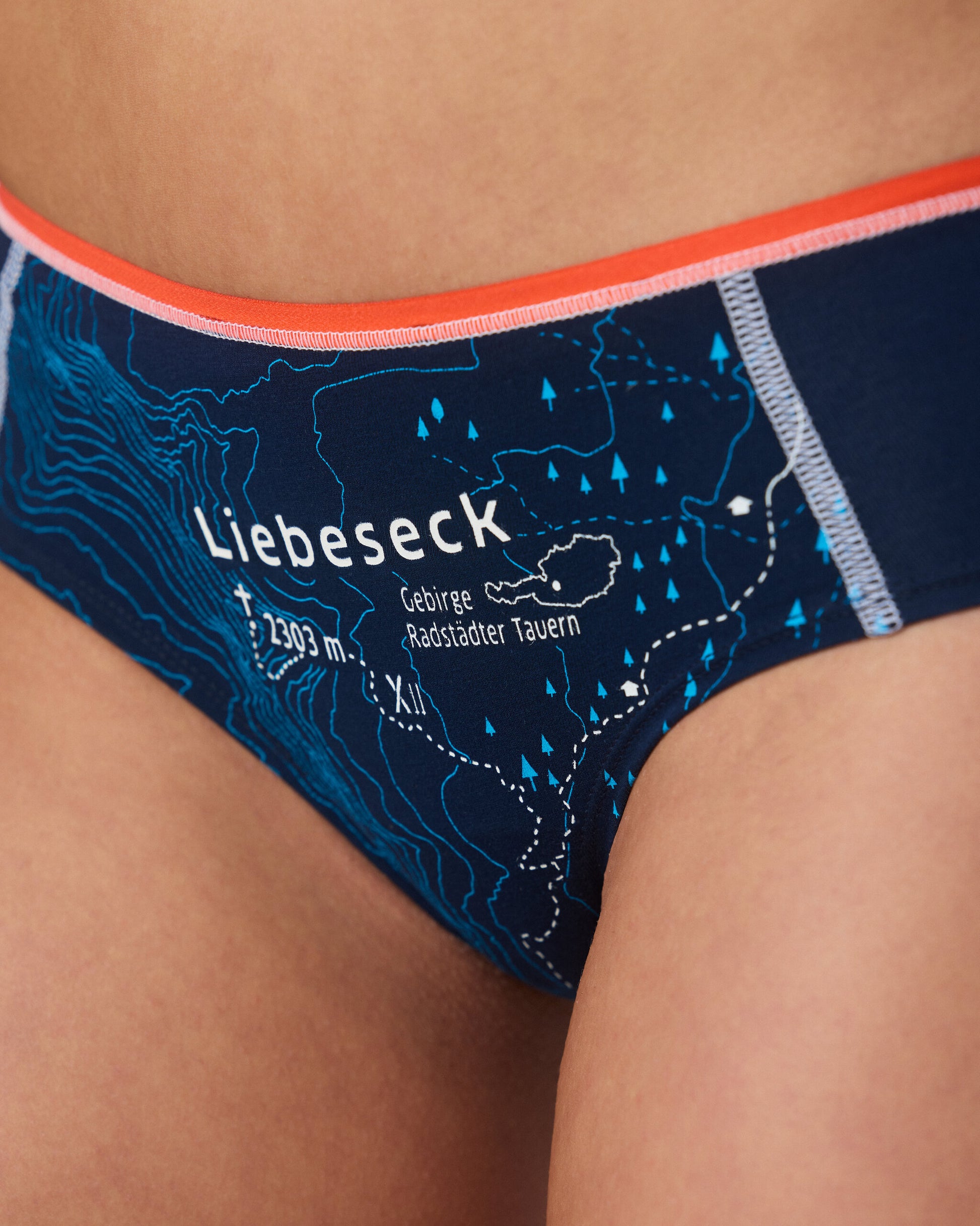 EIN SCHÖNER FLECK ERDE. Unterhose mit Berg. LIEBESECK. Unterwäsche Salzburg. Green fashion. Unterwäsche mit bio Siegel.
