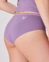 Sportlich geschnittene Damen-Unterhose im Farbton flieder mit Motiv Jungfrau. Berg in der Schweiz. Jungfrau, Eiger, Mönch.