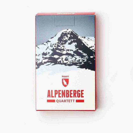 Kartenspiel Alpenberge Quartett in roter Schachtel mit Bergmotiv auf der Vorderseite