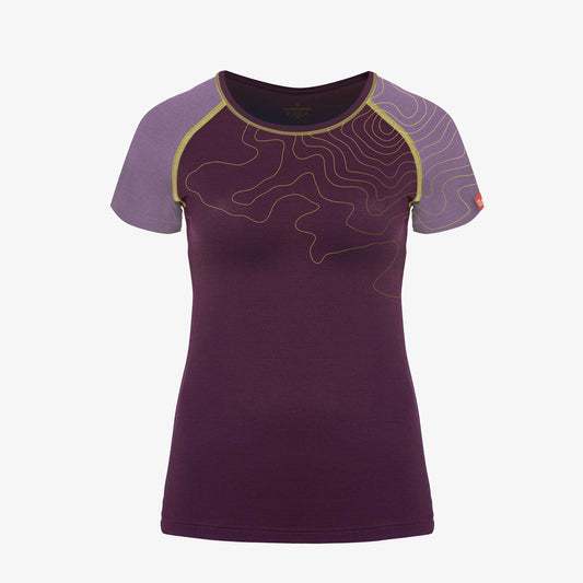 Violettes Funktionsshirt mit gelben Linien und zweifarbigem Design in Dunkel- und Hellviolett von Ein schöner Fleck Erde, Produktansicht auf weißem Hintergrund