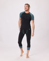 Unterwäsche aus Merinowolle und Tencel von EIN SCHÖNER FLECK ERDE, Studiofoto von einem männlich Modell mit Funktionswäsche 